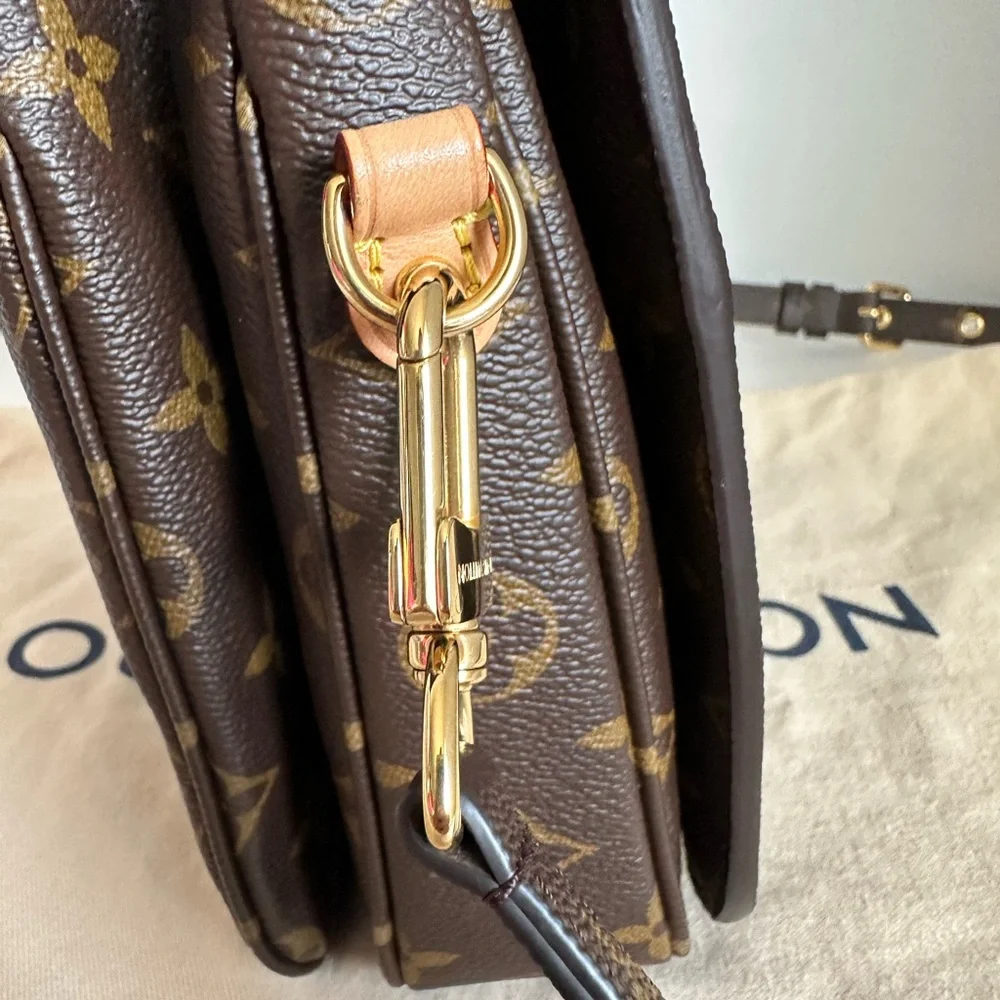 Louis Vuitton Pochette Metis - Picture 6 of 8